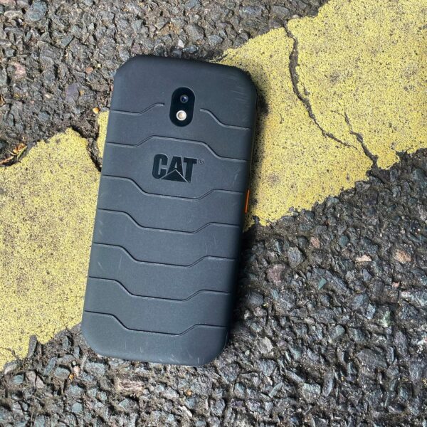 CAT S42 Rugged Smartphone – North America Variant – 2 Year Warranty Service in U.S. and Canada. (Optimized for North America Carriers- Will not Work on Verizon) - Image 6